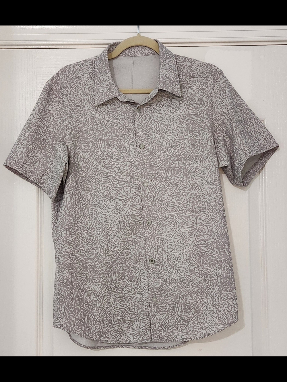 NWOT Lululemon Men's Short-Sleeve Button-Down Shirt - Light Taupe